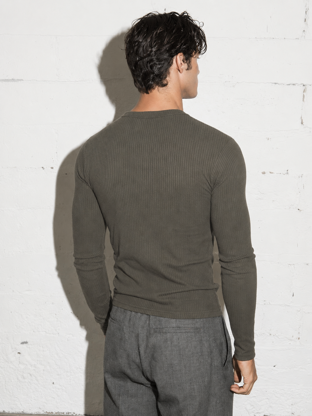 The Slim Crop Henley Longsleeve | Burnt Olive