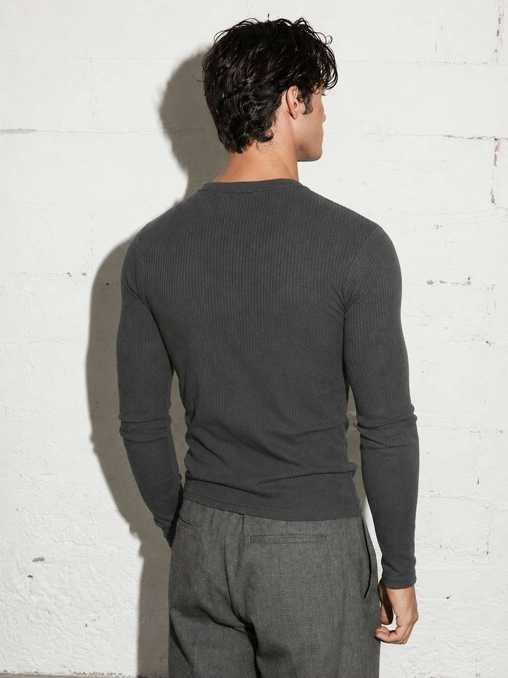 The Slim Crop Henley Longsleeve | Charcoal