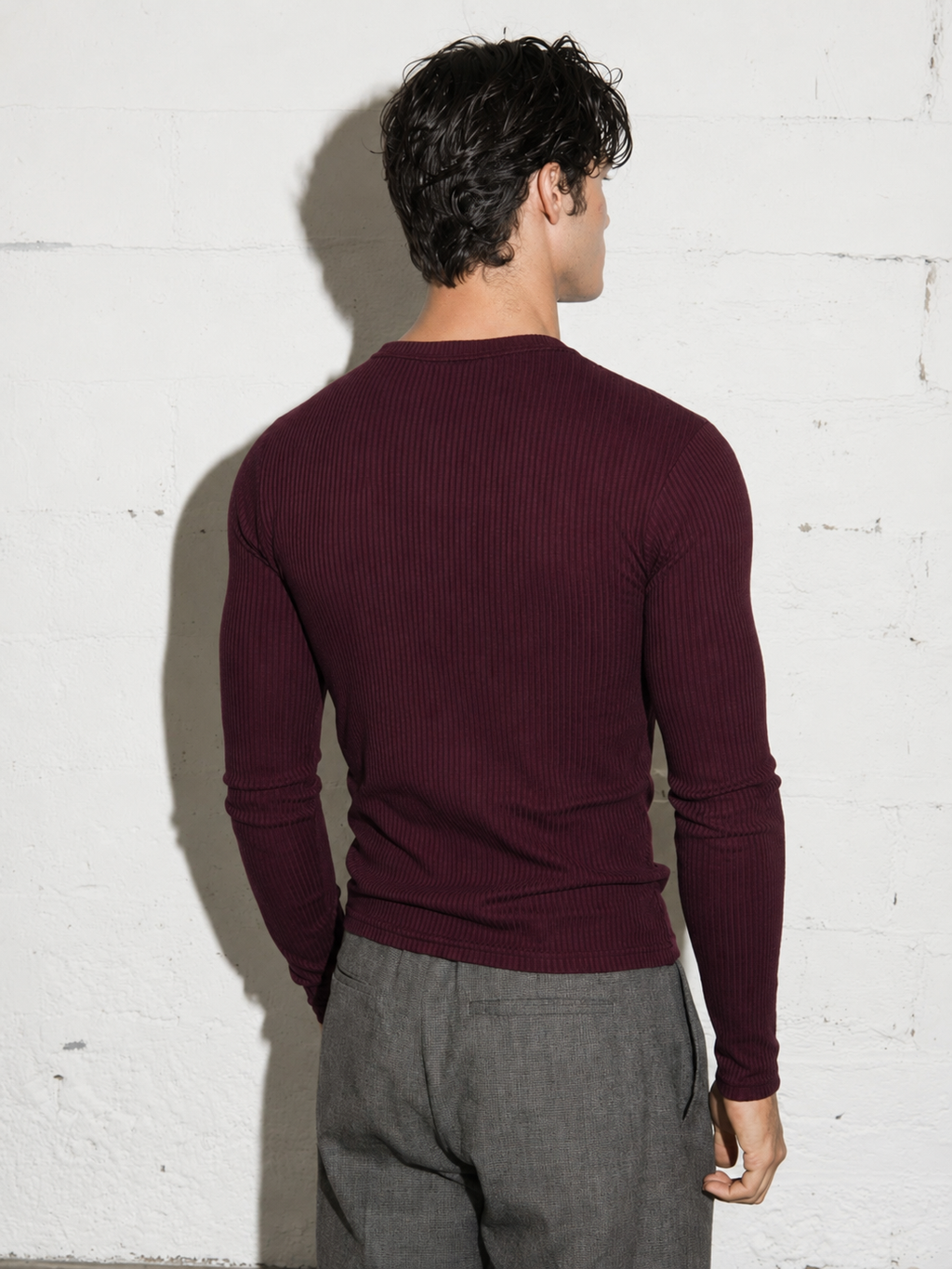 The Slim Crop Henley Longsleeve | Wine Red