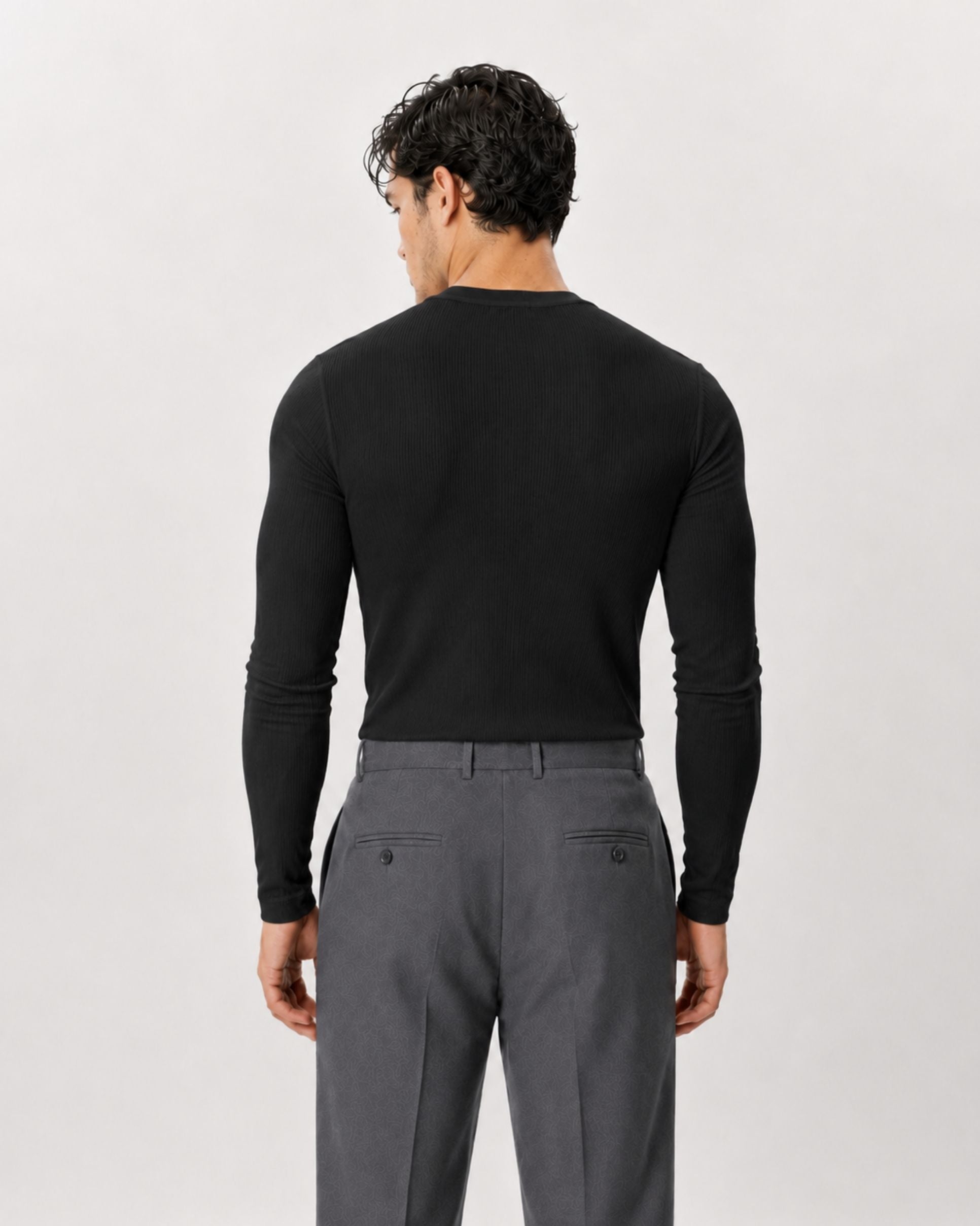The Slim Crop Henley Longsleeve | Black