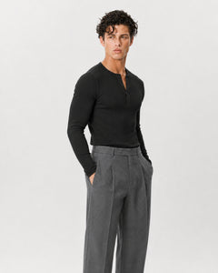 The Slim Crop Henley Longsleeve | Black